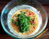 A picture of step 1 of Veg Tomato Omlet.