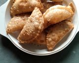 गुजिया (Gujiya recipe in Hindi) रेसिपी चरण 5 फोटो