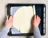 Foto del paso 2 de la receta: Empanada de atún crujiente y sabrosa
