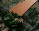Foto del paso 3 de la receta: Sopa de arroz con pollo, champiñones, acelgas silvestres y especias sabor Cookpad