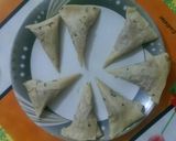 A picture of step 7 of Papad Samosa.