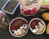 A picture of step 5 of Dragon Fruit Smoothie Bowls.