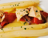 Foto del paso 5 de la receta: Ensalada templada de Piquillos con Patatas, Anchoas, Bonito Y Espárragos