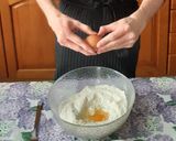 Foto del passaggio 2 della ricetta Sbriciolata salata salsiccia e Montasio