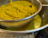 Foto langkah ke 5 dari resep Ayam Goreng Serundeng Lengkuas (Bumbu Ungkep).