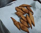बाजरी आणि गव्हाच्या पिठाच्या गोड कापण्या (Bajri Gavachya Pithachya Kapnya Recipe In Marathi) रेसिपी स्टेप 4 फोटो 