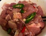 Hình bước làm 4 của món Canh Thịt heo nấu với táo và nho