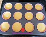 Foto del paso 2 de la receta: Magdalenas de Flan