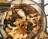 Foto del paso 1 de la receta: Sopa de hongos silvestres y cebada