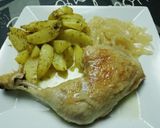 Foto del paso 5 de la receta Muslos de pollo exprés con patatas al microondas