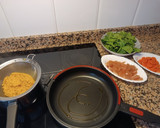 Foto del paso 1 de la receta: Quinoa con pavo y espinacas