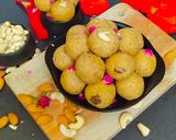 बेसन, सूजी और आटे के लड्डू (besan, suji aur ke laddoo recipe in Hindi) रेसिपी चरण 7 फोटो