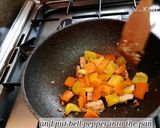 รูปขั้นตอนการทำที่ 2 ของ ไก่ผัดพริกหวาน สูตรสุขภาพ