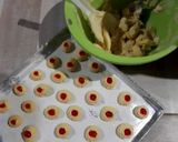 Foto langkah ke 3 dari resep Kue semprit susu.