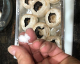 Foto del paso 5 de la receta: Cordero al ajillo con patatas fritas y champiñones rellenos