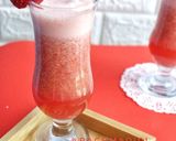 Foto langkah ke 3 dari resep Jus Strawberry Tomat.