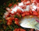 A picture of step 4 of Beans With Tomato Curry.