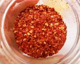 Foto langkah ke 1 dari resep Chilli Oil.