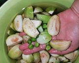 รูปขั้นตอนการทำที่ 2 ของ แกงเผ็ดหมูใส่มะเขือ