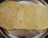 A picture of step 3 of Papad methi nu shake.