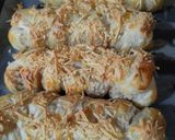 Foto langkah ke 3 dari resep Cheesy sausage roll.