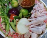 รูปขั้นตอนการทำที่ 1 ของ ต้มแซ่บตีนไก่