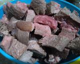 Foto langkah ke 1 dari resep Krengsengan daging sapi.