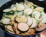 Foto del paso 6 de la receta Tortilla de calabacín y ajetes
