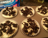 A picture of step 3 of Mini Oreo Cheesecake.