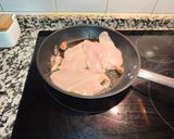 Foto del paso 3 de la receta Revuelto de huevos, patatas con pechugas