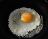 Foto del paso 3 de la receta: Berenjenas🍆 y cebollas🌰 en salsa con arroz🍚 y 🍳