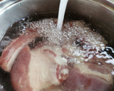 Foto del paso 1 de la receta: Champiñones con carne de puerco en salsa roja