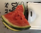 Une image de l'étape 4 de Salade de pastèque et melon vert au jus de cerises.