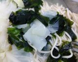高麗菜海帶湯麵的食譜步驟1照片