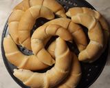 Házi tejes kifli recept fázis 5 fotója