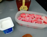 Foto del paso 1 de la receta: Crema de fresas y kiwi