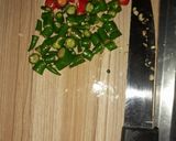 A picture of step 1 of Cooked chilli (Pilipili ya kukaanga).