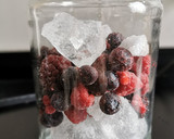 Foto del paso 2 de la receta: Té helado con frutos rojos