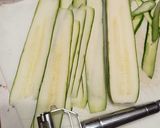Foto del passaggio 2 della ricetta Spiedini di gamberi e zucchine