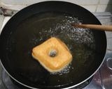 Foto langkah ke 3 dari resep Sour Dough Donuts.