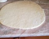 Tepsis pizza (hawaii feltét) recept fázis 3 fotója