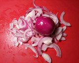 Foto del paso 4 de la receta: Alubias pintas, con acelgas y salchichas frescas