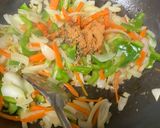 A picture of step 3 of Spicy Schezwan Hakka Noodles.