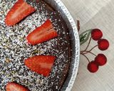 A picture of step 3 of Chocolate, strawberry and pistachio cake.