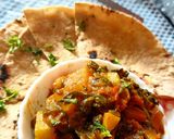 A picture of step 4 of Lasooni Aloo Palak.