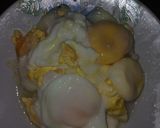 Gambar langkah 1 resipi Telur masak lemak bersama belimbing buluh.