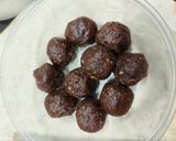Foto langkah ke 3 dari resep Chocolate wafer truffle mochi.