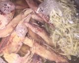 Foto langkah ke 2 dari resep Tumis cumi & teri asin dengan bunga kecombrang.