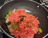 A picture of step 4 of Schezwan chutney.
