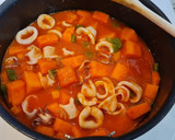 Foto del paso 4 de la receta: Chipirones guisados con calabaza